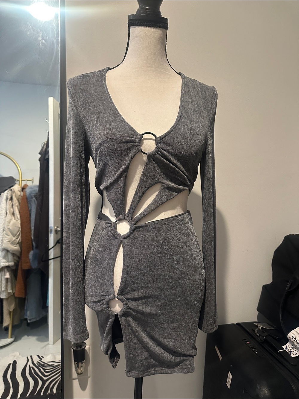 superdown Silver-Gray Ring Cutout Long Sleeve Mini Dress